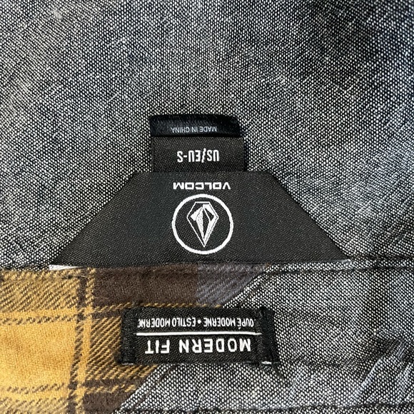 Volcom Flannel - Picture 3 of 4